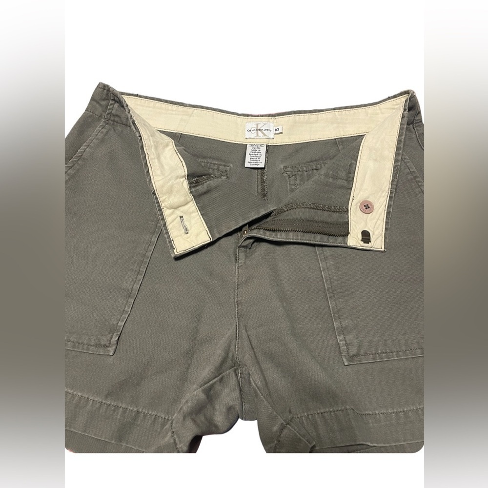 Calvin Klein Shorts, Size 10 Color: Green military - Picture 4 of 8